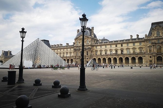 Welcome in Paris by a Private Guide - Service Animals and Public Transportation