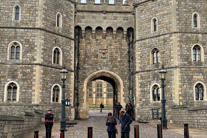 Windsor Castle Full Day Private Car Tour, Entrances Included - Onboard Experience and Tour Code