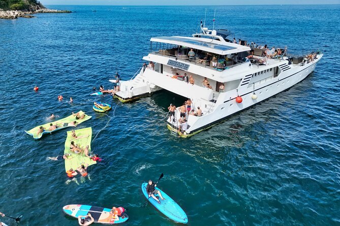 Yelapa and Bay of Banderas Day Cruise With Drinks and Lunch  - Puerto Vallarta - Staff Performance