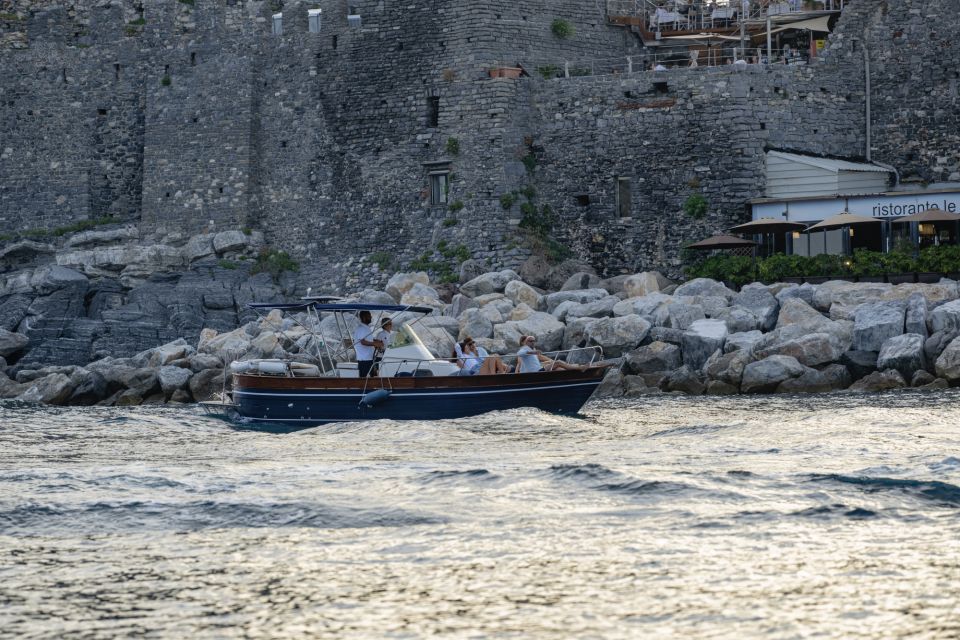 6h in the Gulf of Poets With Tasting of Local Food and Wine - Safety & Flexibility