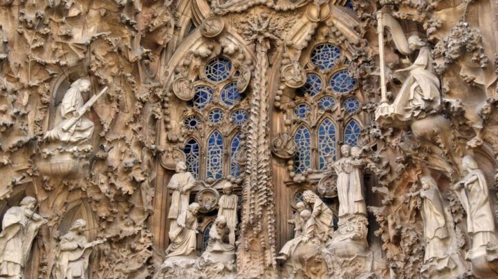 Barcelona: Exclusive Sagrada Familia Private Guided Tour - Experience Highlights