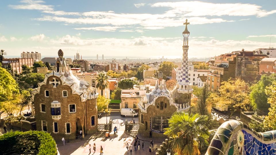 Barcelona: Park Güell & La Sagrada Familia Tickets and Tour - Optional Pickup Service