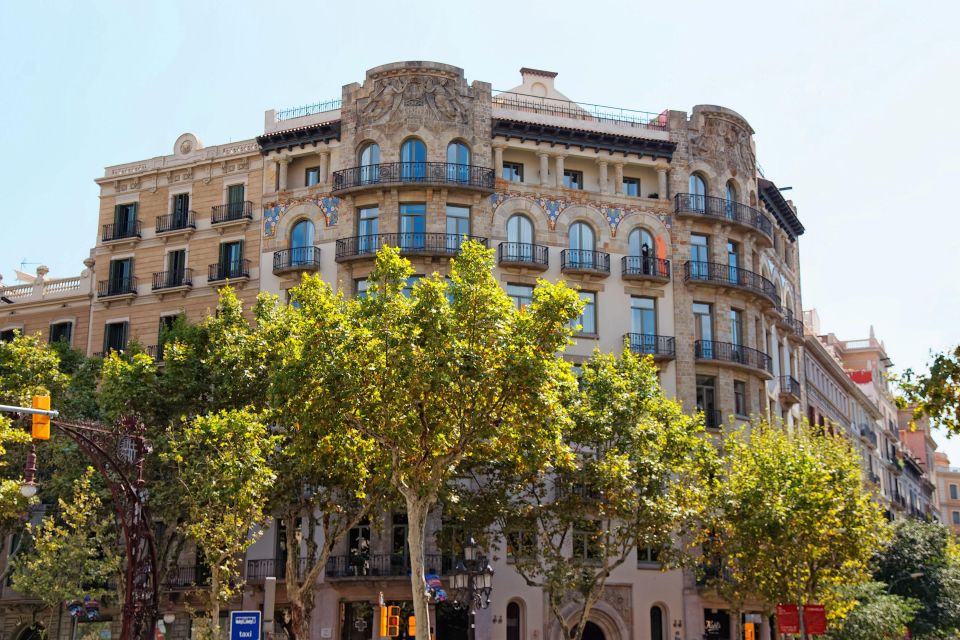 Barcelona: Private Architecture Tour With a Local Expert - Key Points