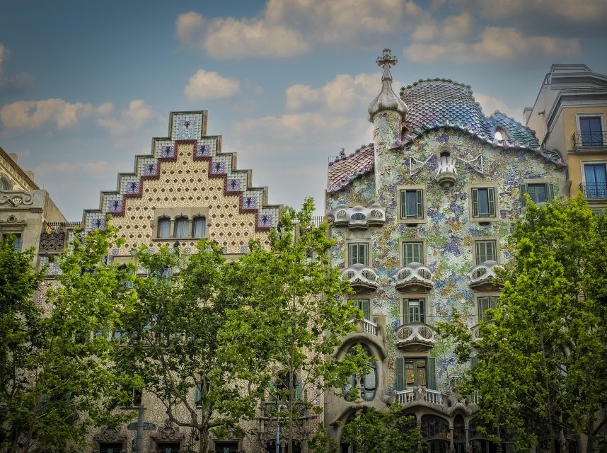 Barcelona: Sailing Trip, Sagrada Familia, and Casa Batlló - Tips for Barcelona Exploration