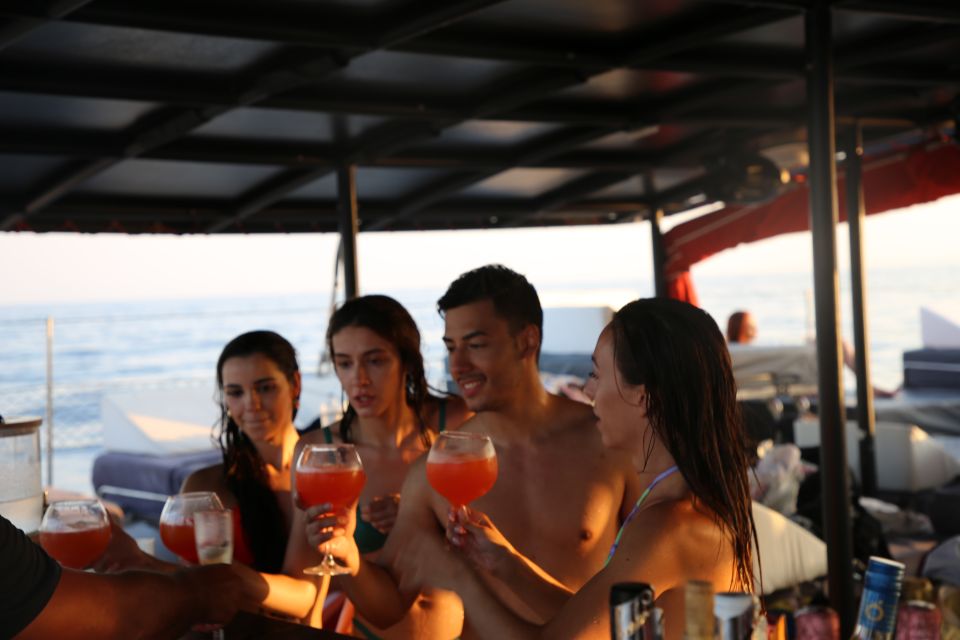 Cambrils: Catamaran Day Cruise With BBQ and Drinks - BBQ and Drinks Package