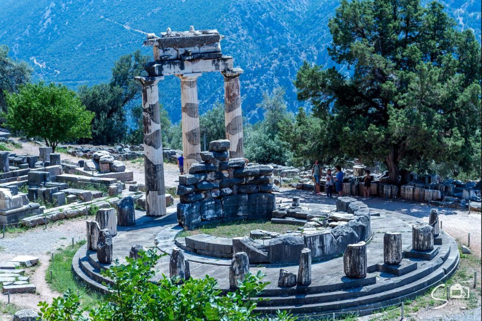 Delphi & Hosios Loukas Monastery Private Day Tour Plus Lunch - Common questions