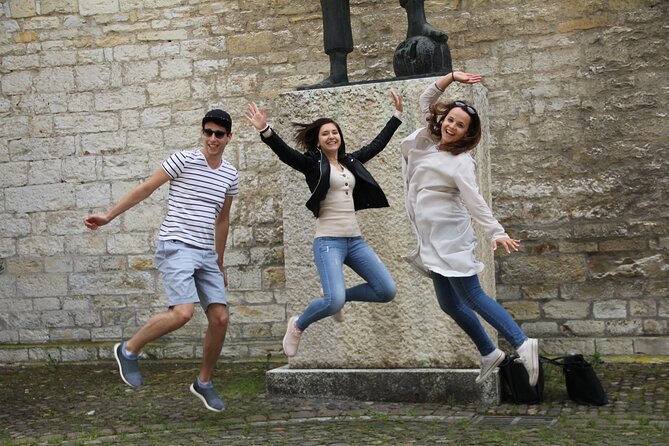 Évora Scavenger Hunt and Sights Self-Guided Tour