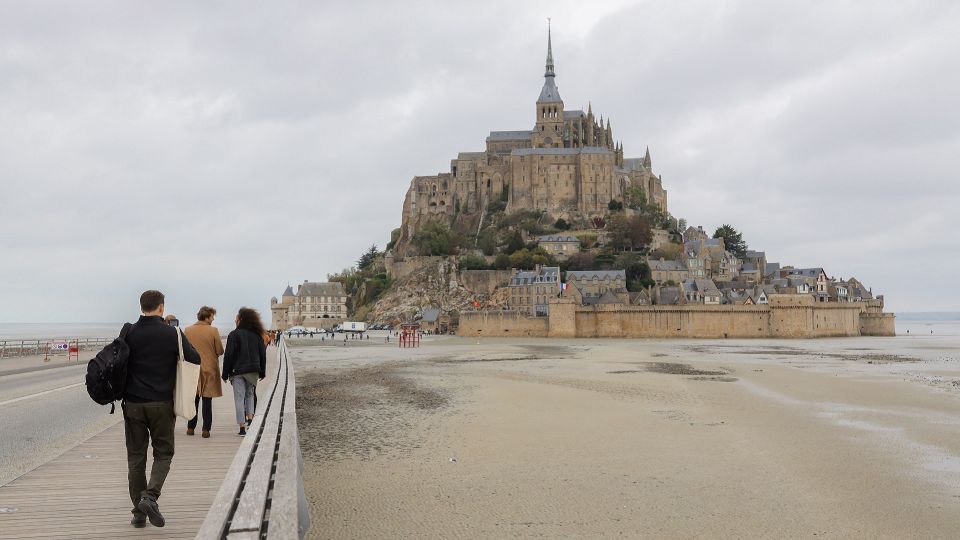 From Paris: Mont Saint-Michel Tour With Hotel Pickup Service - Normandy Countryside Views