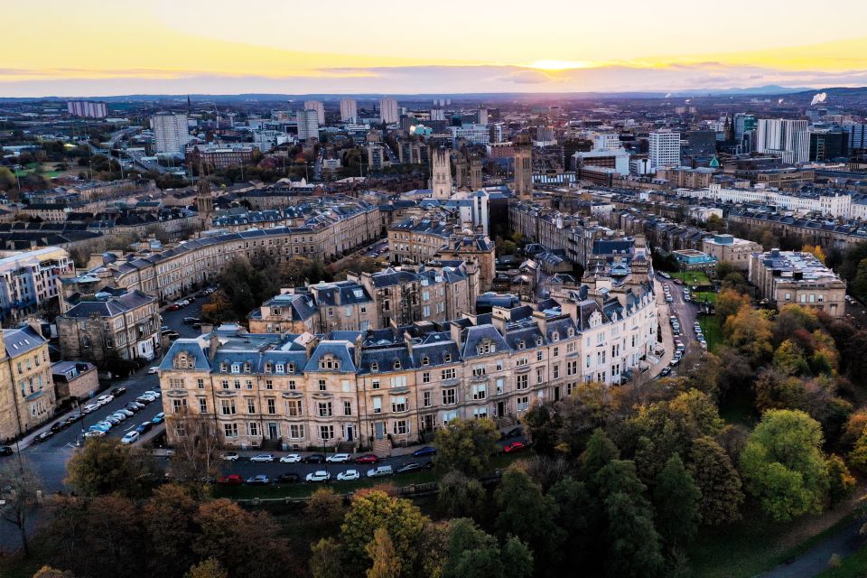 Glasgow: First Discovery Walk and Reading Walking Tour - Common questions