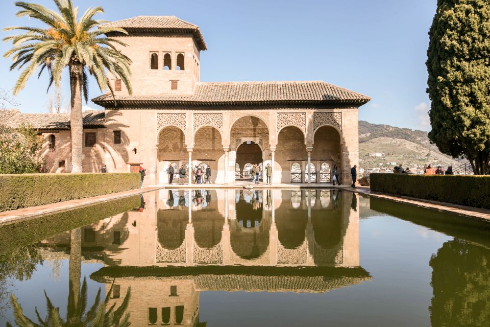 Granada: 3-Hour Alhambra and Generalife Gardens Guided Tour - Tour Inclusions