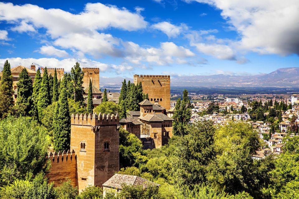 Granada: Alhambra Full Complex & Andalusi Monuments Tickets - Meeting Points