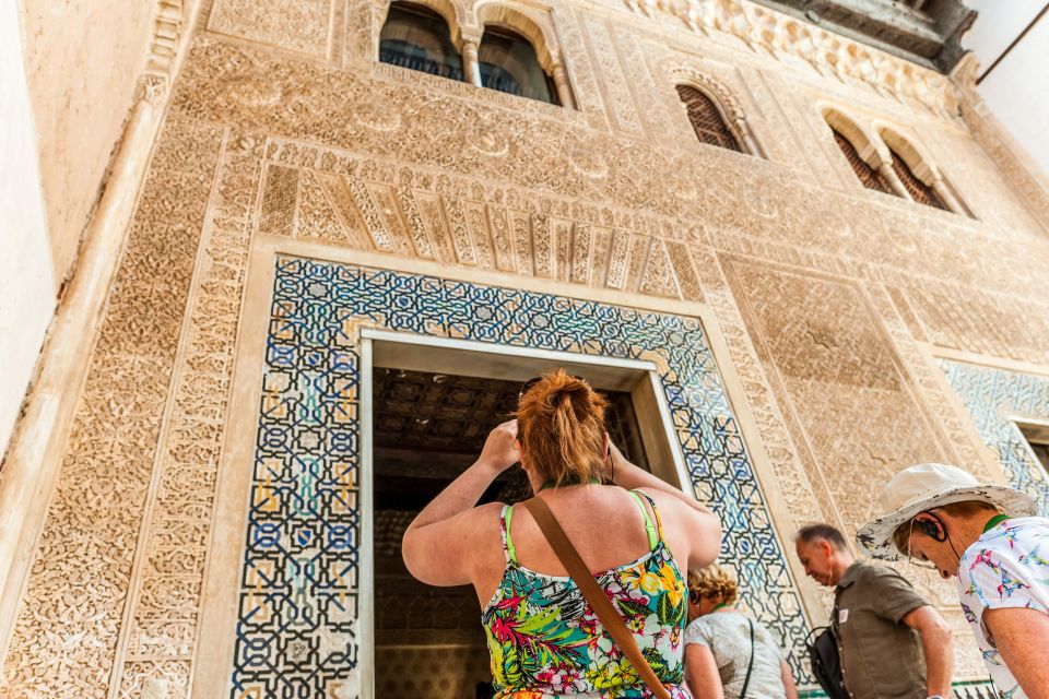 Granada: Alhambra & Nasrid Palaces Tour With Tickets - Common questions