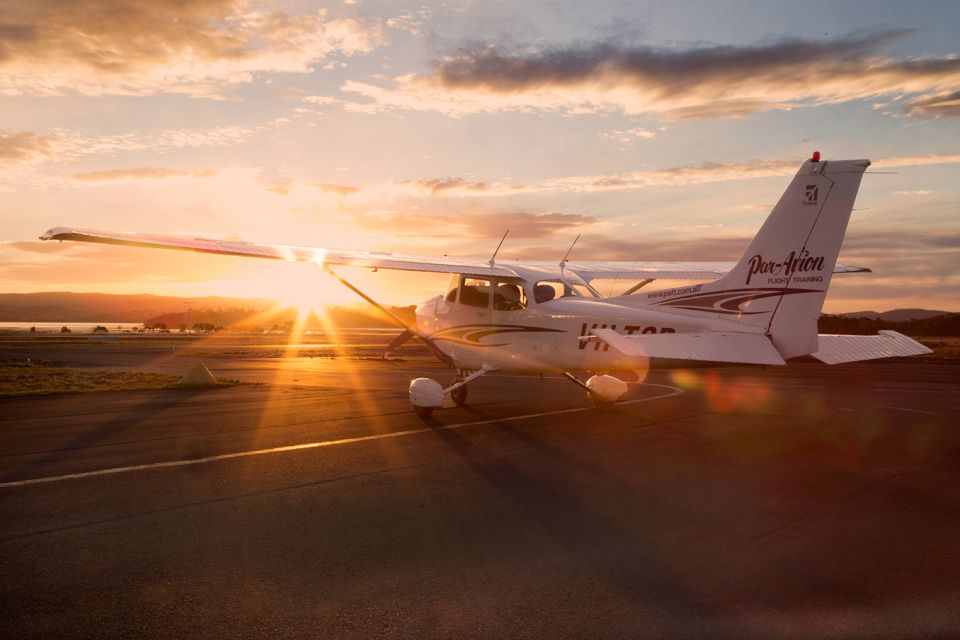 Hobart: Introductory Flying Lesson - Customer Reviews and Directions
