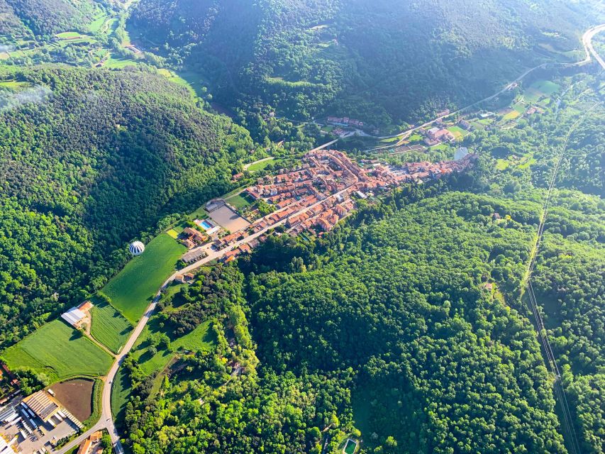 La Garrotxa Volcanoes Half-Day Hot Air Balloon Flight - Location: Olot, Catalonia, Spain