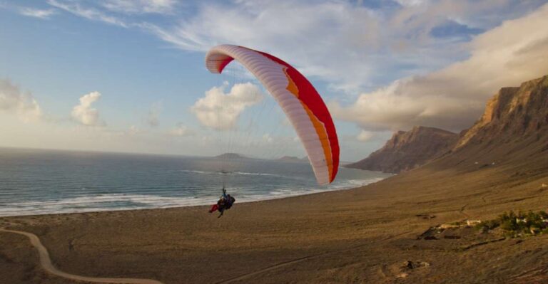 Lanzarote: Paragliding Flight With Video