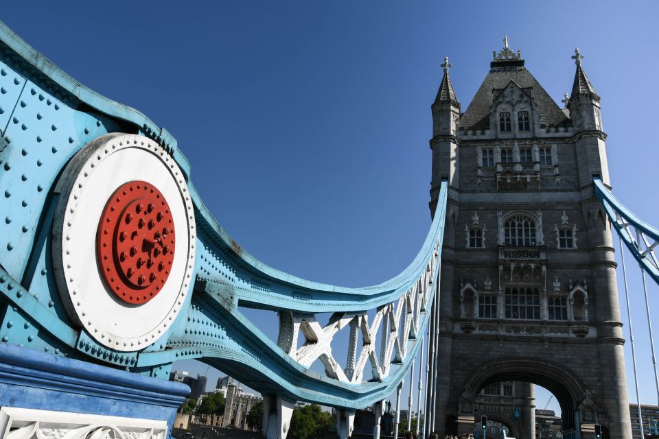 London: Top 15 Sights Walking Tour and Tower of London Entry - St. Pauls Cathedral