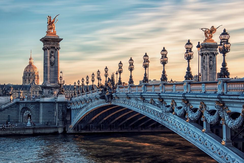 Paris: First Discovery Walk and Reading Walking Tour - Self-Guided Exploration