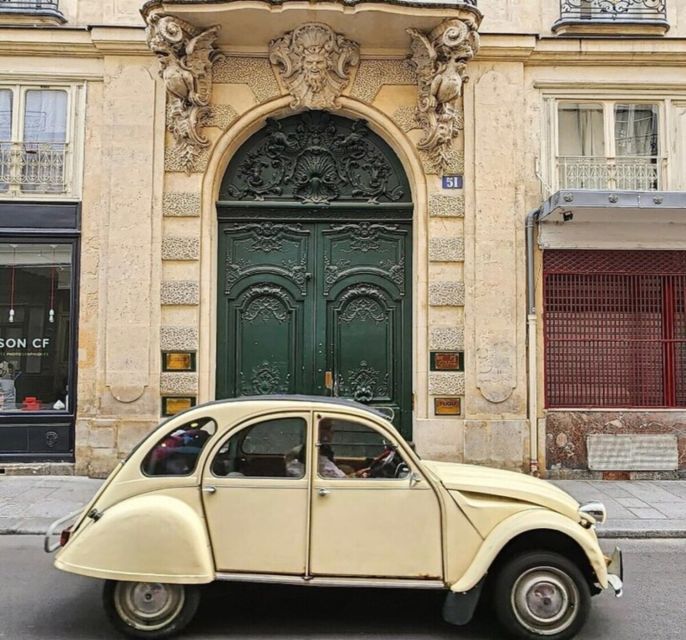 Paris: Guided City Highlights Tour in a Vintage French Car - Local Guide Exploration