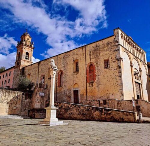 Pietrasanta: SIGHTSEEN TOUR WITH PRIVATE PHOTOGRAPHER - Directions and Contact Details