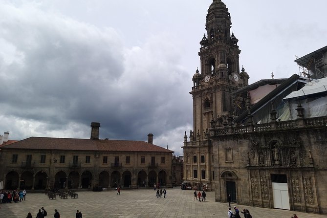 Private Tour to Santiago De Compostela and Its Stunning Cathedral - Common questions