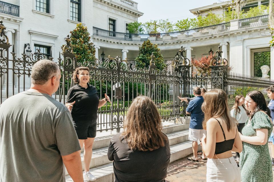 Savannah: Ghosts, Asylums, Voodoo, and Horror Walking Tour - Meeting Point