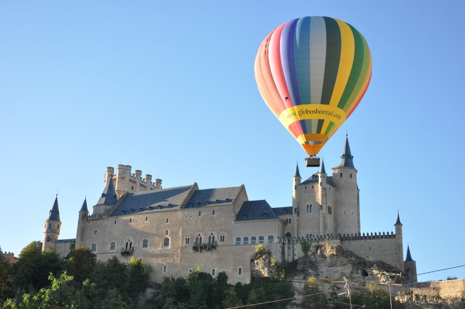 Segovia: Private Balloon Ride for 2 With Cava and Breakfast - Child Age Requirement