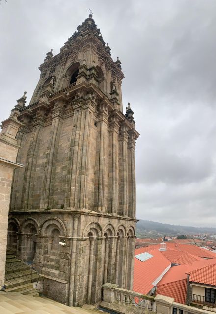 Tour Cathedral of Santiago With Roofs & Portico De La Gloria - Common questions