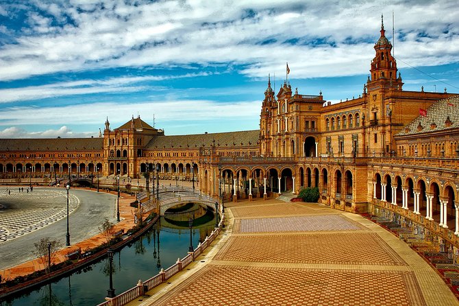 Touristic Highlights of Seville on a Private Half Day Tour With a Local - Shopping and Souvenirs