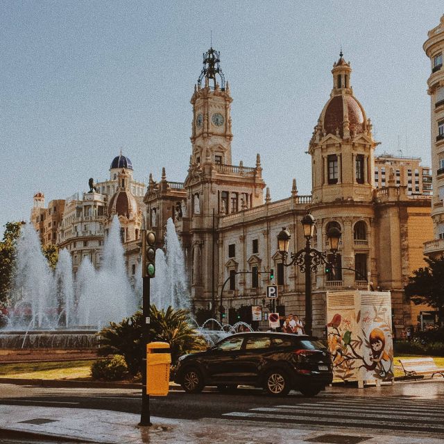 Valencia: Private and Guided City Walking Tour - Caballeros Street