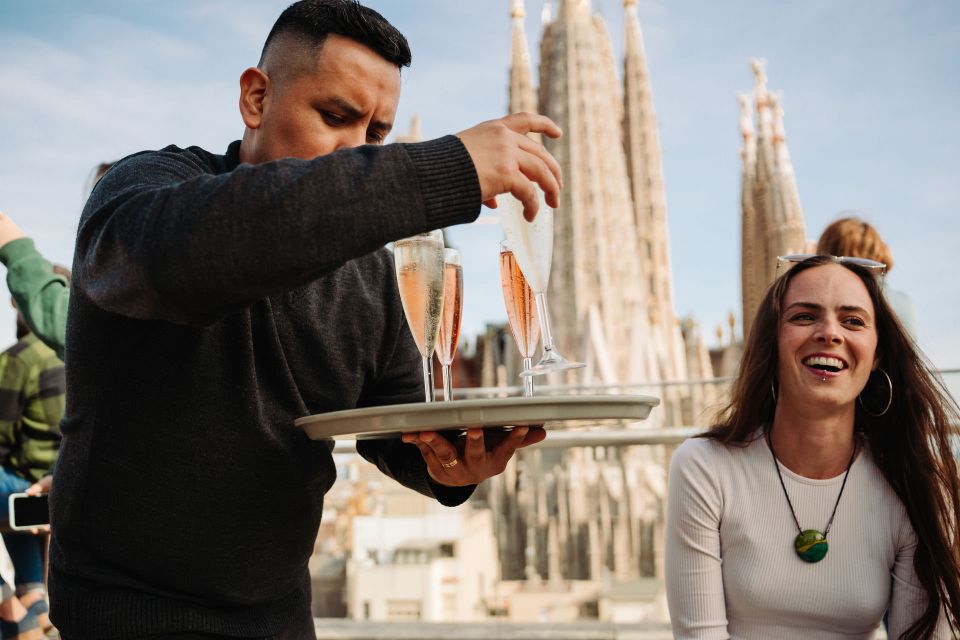 Barcelona: Sagrada Familia Evening Tour With Cava - Common questions