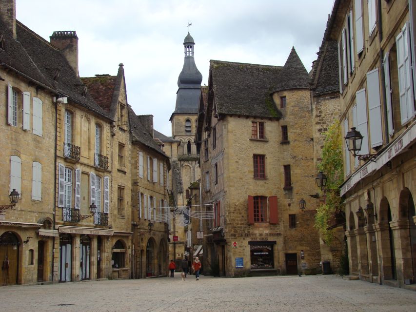 Bordeaux to Dordogne: Castles & Villages Private Tour - Common questions