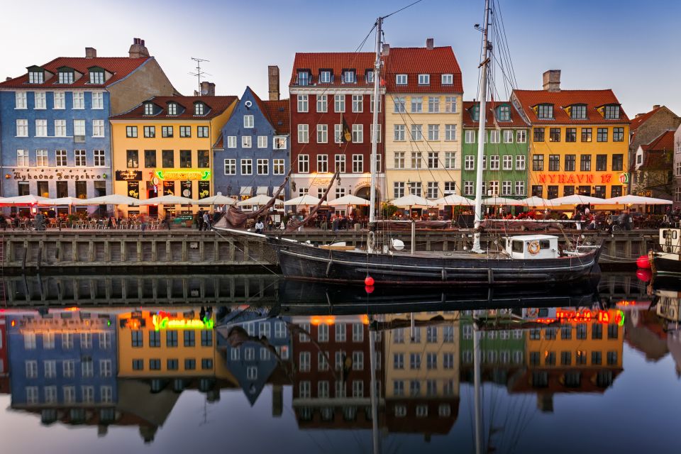 Copenhagen: 3-Hour City Tour With Rosenborg Castle Ticket - Common questions