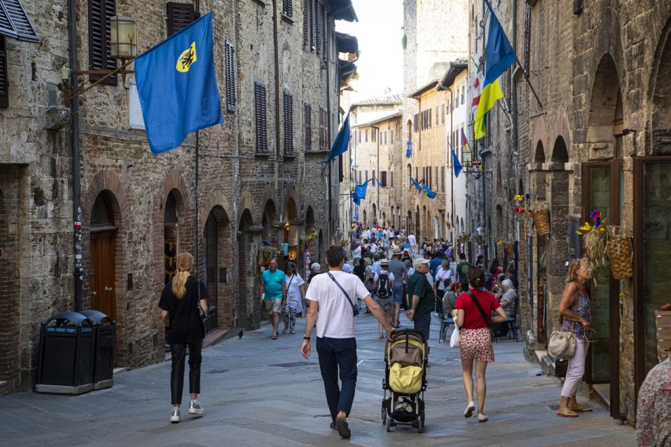 From Rome to Florence via Pienza & Siena Transfer With Lunch - Key Points