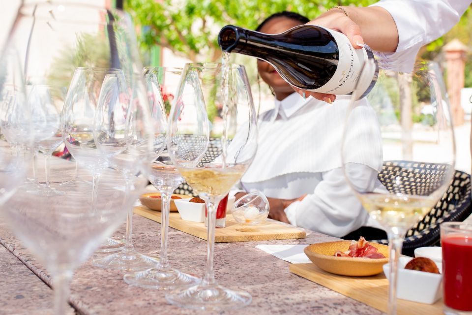 Gourmet Winery Tour: Wine Tasting and 8-Course Gourmet Menu - Pickup Information and Group Setting