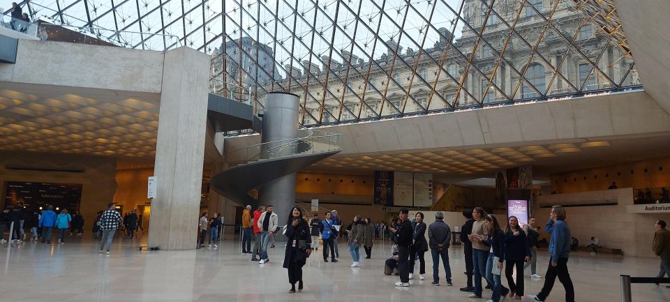 Paris: Louvre Museum Guided Tour of Famous Masterpieces - Common questions