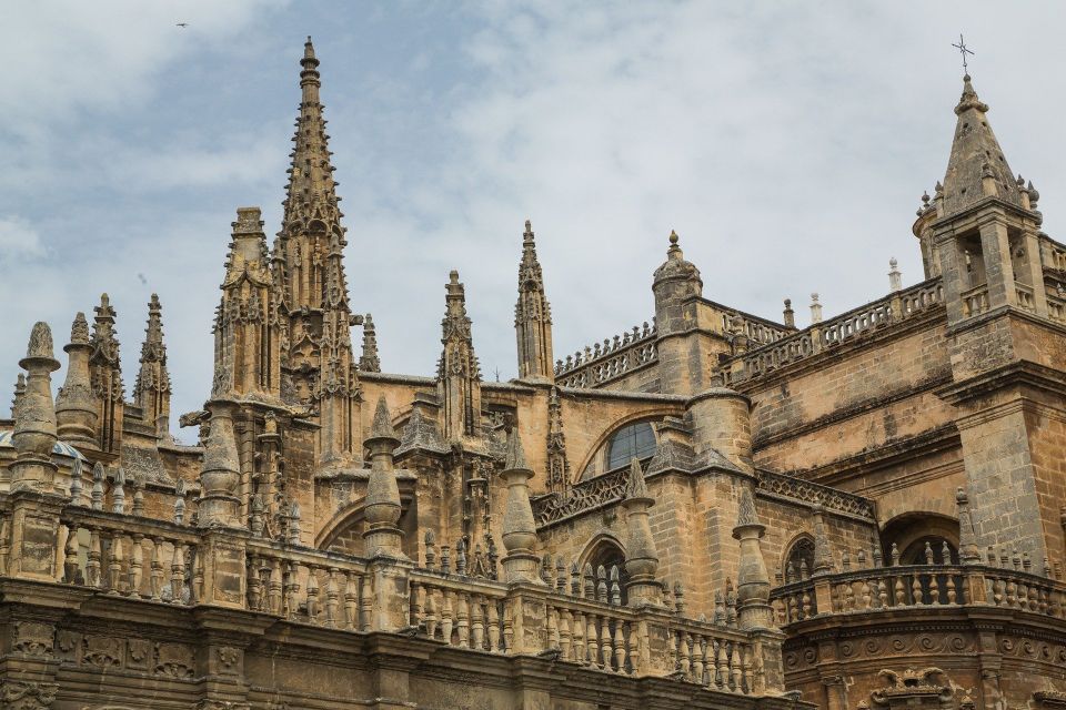 Seville: Alcázar, Cathedral and Giralda Tour With Tickets - Common questions