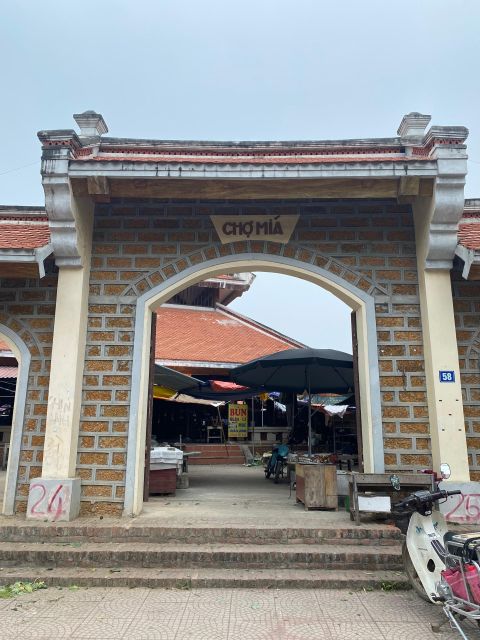 A-Day Explore Duong Lam Ancient Village