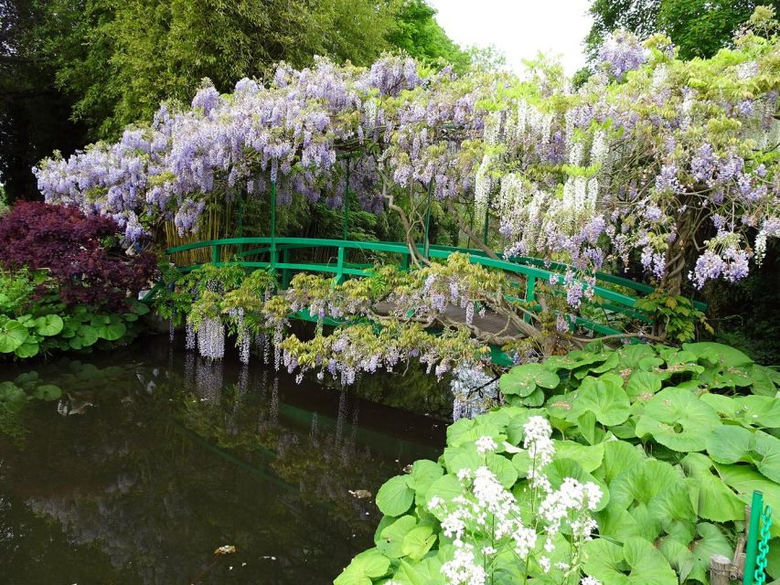 A Day in Giverny / Claude Monet House-Foundation - Key Points