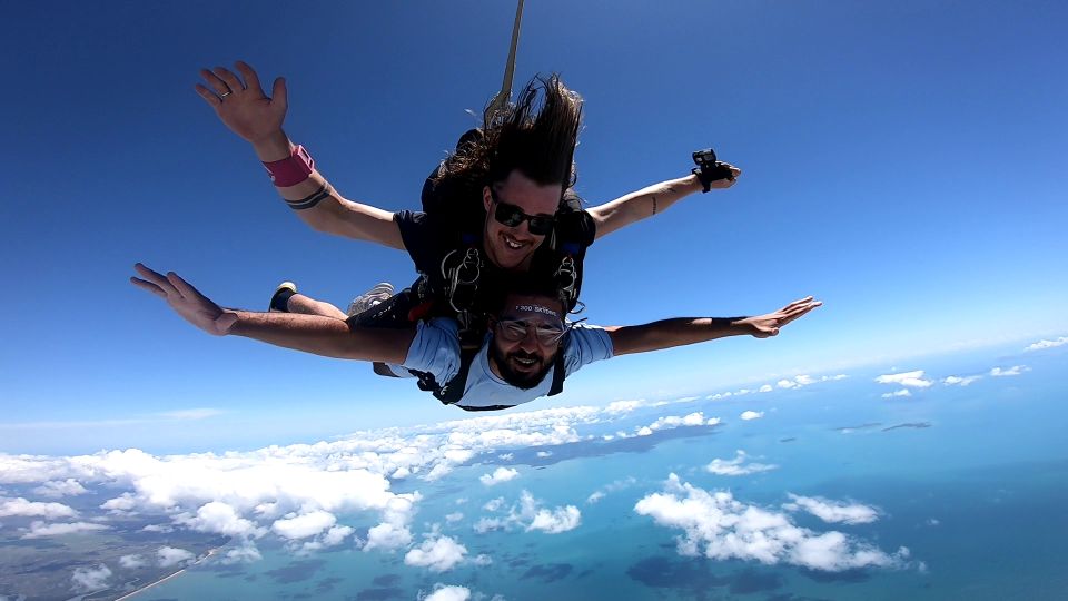Airlie Beach: Tandem Skydiving Experience With Beach Landing - Activity Details