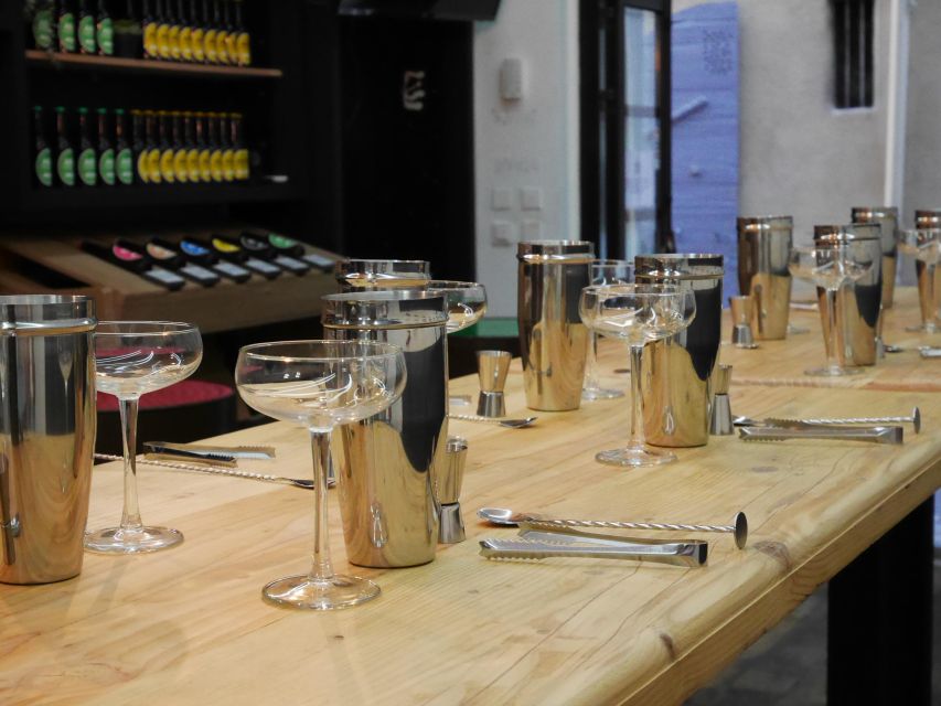 Aix En Provence: Cocktail Workshop in a Producer Bar - Key Points