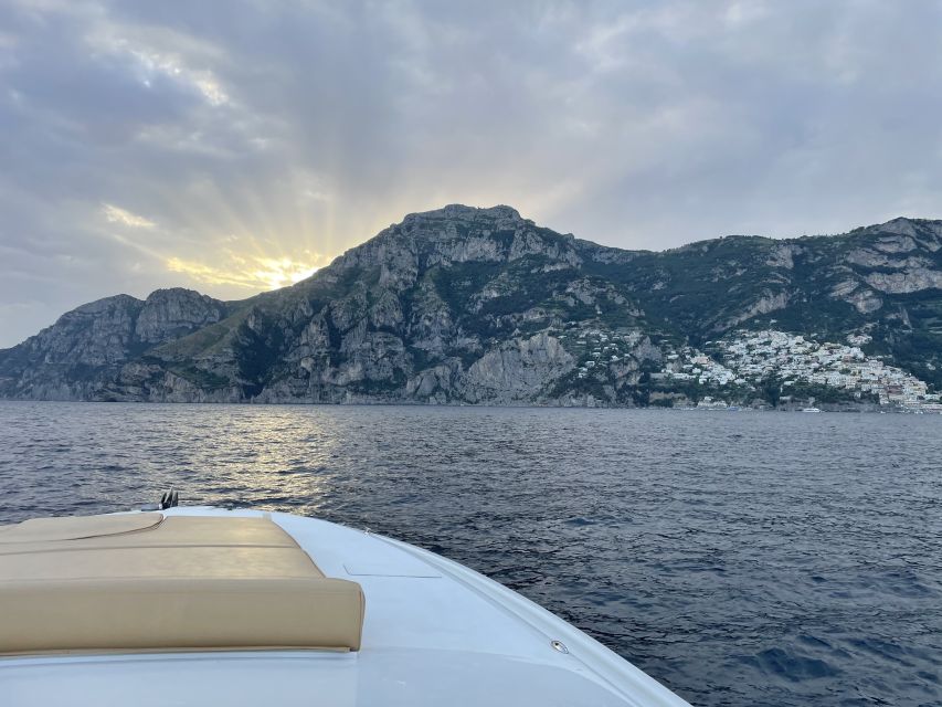 Amalfi Coast: Scenic Boat Private Tour With Aperitif - Key Points