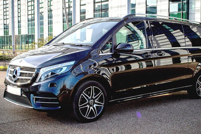 Arrival Transfer: Chopin Airport WAW to Warsaw by Van