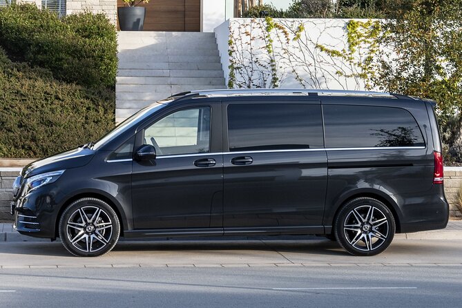 Arrival Transfer: Heathrow Airport LHR to London by Luxury Van - Key Points