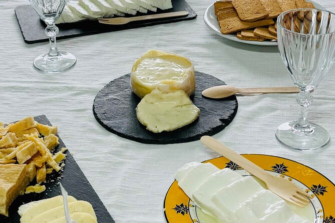 Artisanal Delights Cheese, Wine and Tile Painting Experience - Key Points
