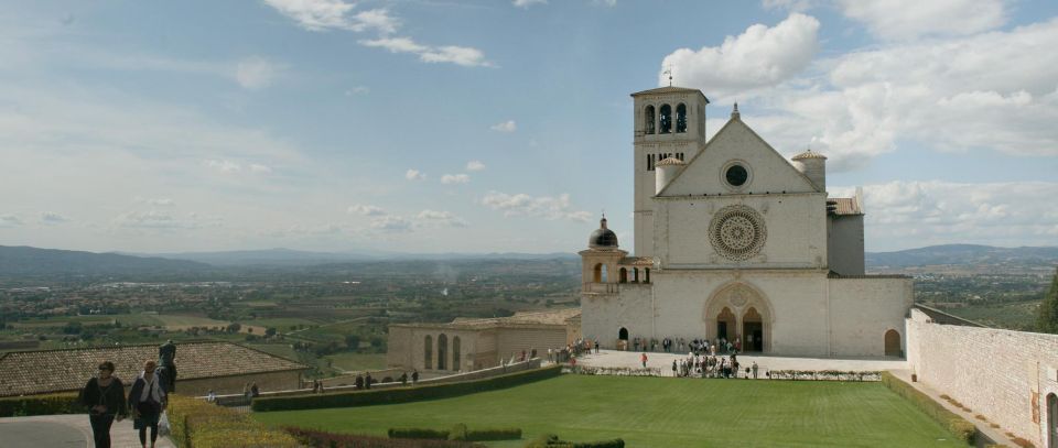 Assisi and Countryside Winery Private Tour From Rome - Key Points