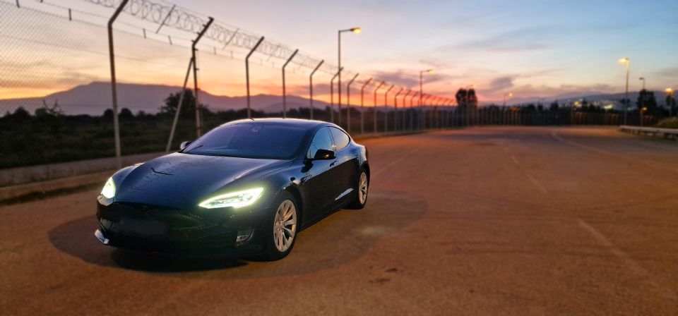 Athens: Sustainable VIP Airport Transfer>Unique Tesla ModelS - Key Points