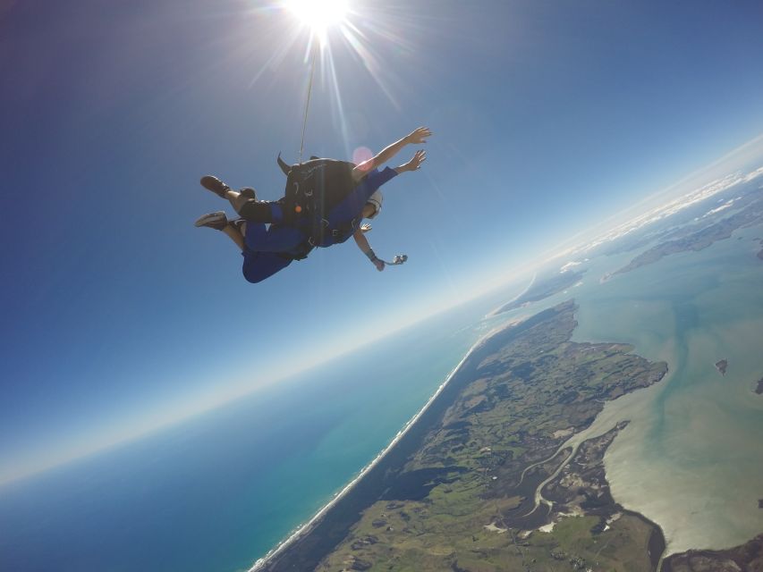 Auckland: 13000, 16000, or 18000-Foot Tandem Skydive - Key Points