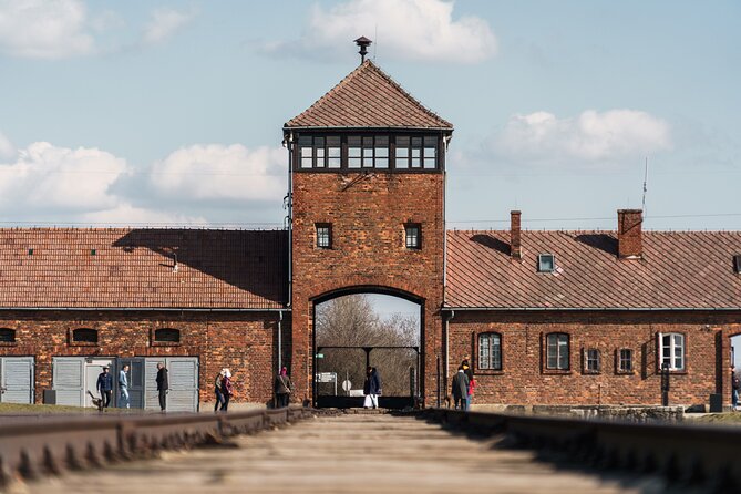 Auschwitz-Birkenau Guided Tour: Hotel Pickup & Refund Assurance - Key Points