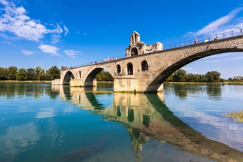 Avignon Bridge: The Digital Audio Guide - Key Points