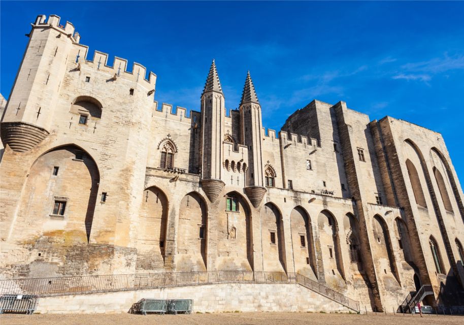 Avignon Scavenger Hunt and Sights Self-Guided Tour - Key Points